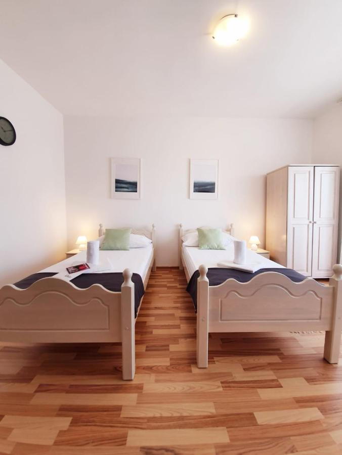 Hotel Roko Kastela Exterior photo